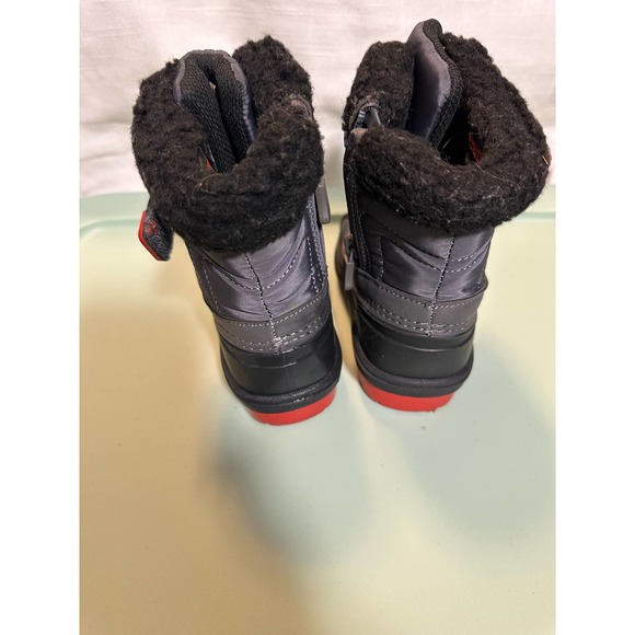 Cat and Jack Snow boots size 7 Thermolite - Picture 4 of 5